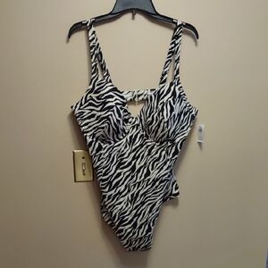 Old Navy Zebra Print Plus Size Swimsuit 2X NWT